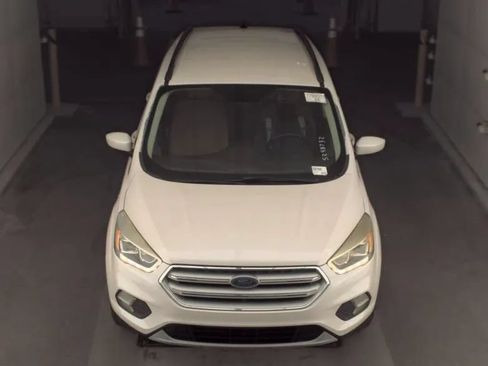 Used 2018 Ford Escape SEL FWD image 3