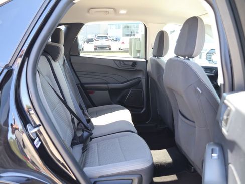 Used 2022 Ford Escape SE image 11
