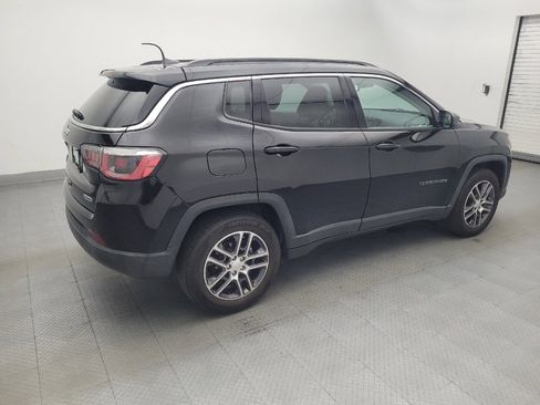 Used 2019 Jeep Compass Latitude FWD image 10