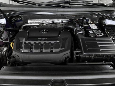 Used 2021 Volkswagen Tiguan SE w/ Panoramic Sunroof Package image 23