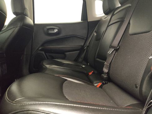 Used 2020 Jeep Compass Trailhawk AWD/4WD image 18