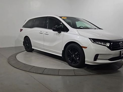 Used 2024 Honda Odyssey Sport image 7