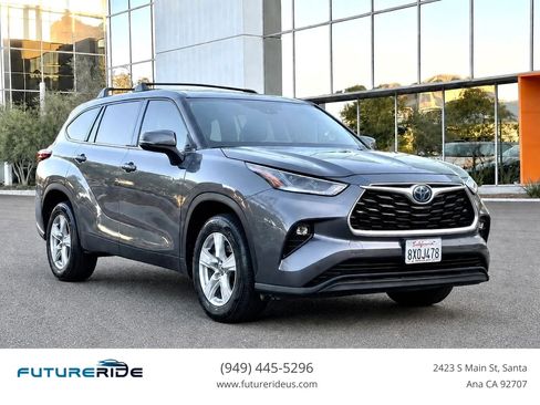 Used 2021 Toyota Highlander LE FWD image 1