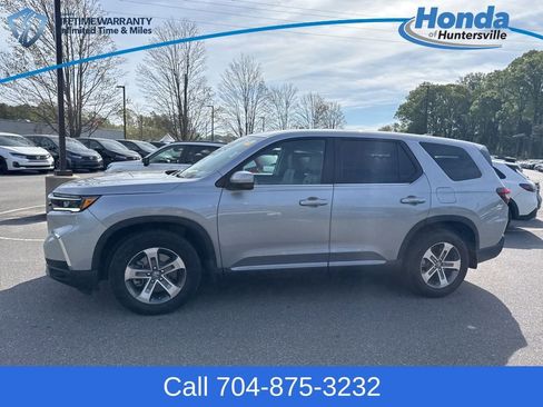 Used 2025 Honda Pilot EX-L image 5