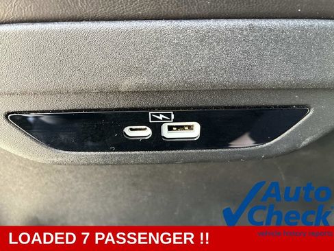 Used 2024 Chrysler Pacifica Limited FWD image 19