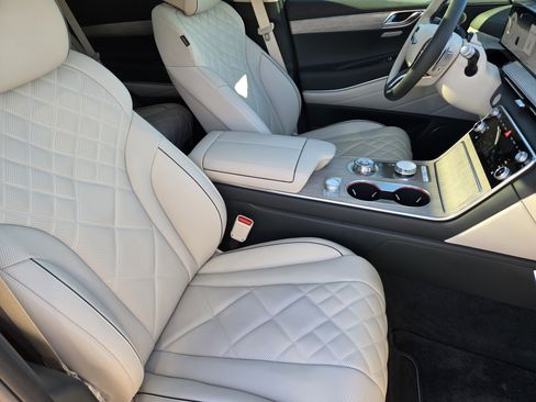 Used 2025 Genesis GV80 3.5T Prestige image 7