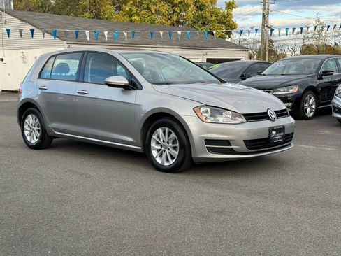Used 2016 Volkswagen Golf S image 16