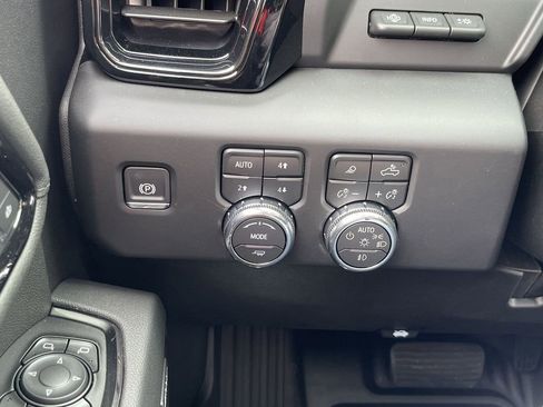 New 2026 GMC Sierra 2500 AT4 w/ AT4 Premium Plus Package AWD/4WD image 18