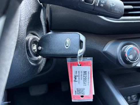 Used 2021 Kia Forte LXS FWD image 21