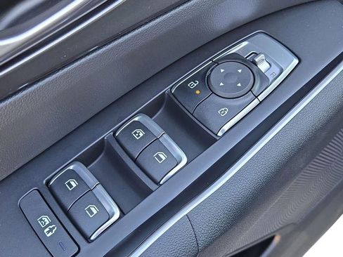 New 2026 Kia Sorento S w/ S Panoramic Sunroof Package FWD image 16