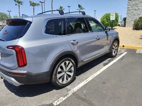 Certified 2022 Kia Telluride EX w/ EX Premium Package AWD/4WD image 11