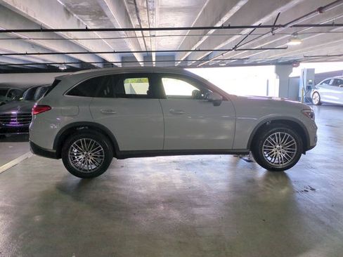 Used 2026 Mercedes-Benz GLC 300 image 4