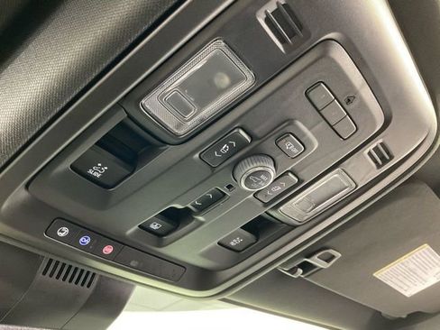 Used 2024 GMC Yukon Denali image 25