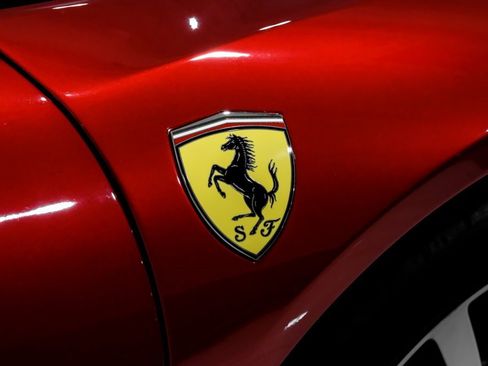 Used 2022 Ferrari SF90 Spider image 42