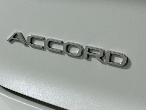 Used 2025 Honda Accord SE image 10
