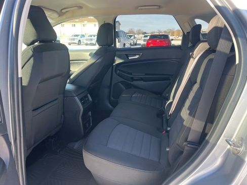 Used 2020 Ford Edge SE image 38