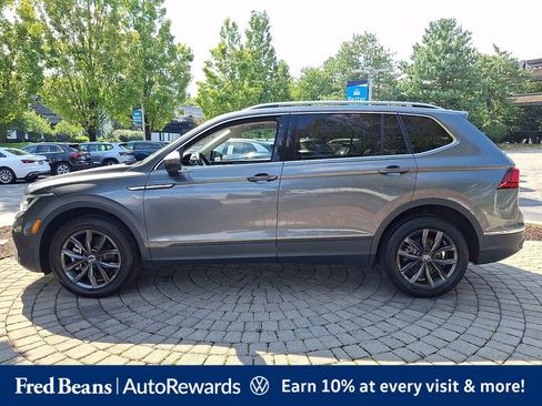 Certified 2023 Volkswagen Tiguan SE w/ Panoramic Sunroof Package AWD/4WD image 5