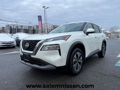 Certified 2023 Nissan Rogue SV w/ SV Premium B Package AWD/4WD image 3