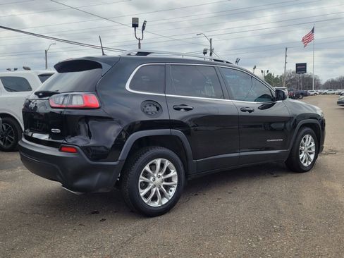 Used 2019 Jeep Cherokee Latitude w/ Popular Appearance Group image 17