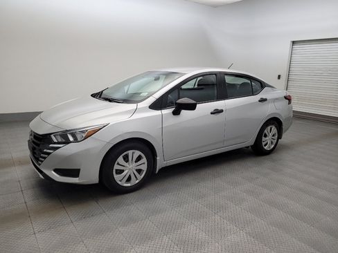 Used 2024 Nissan Versa S w/ Trunk Package FWD image 2