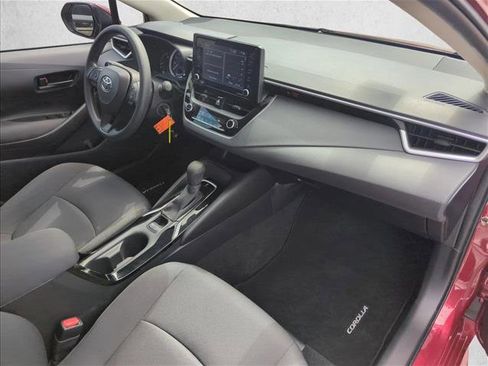 Used 2022 Toyota Corolla LE FWD image 23