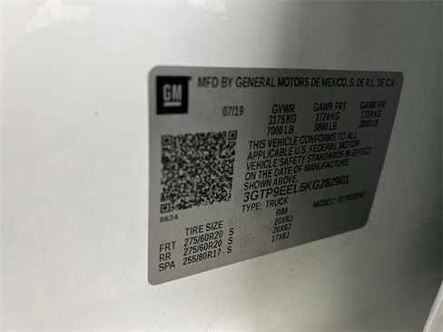 Certified 2019 GMC Sierra 1500 AT4 w/ AT4 Premium Package image 34