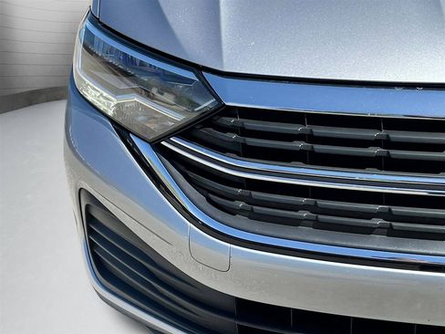 Used 2024 Volkswagen Jetta SE FWD image 5