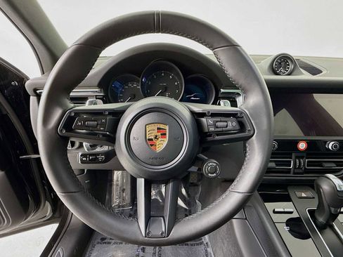 Certified 2026 Porsche Macan AWD/4WD image 15