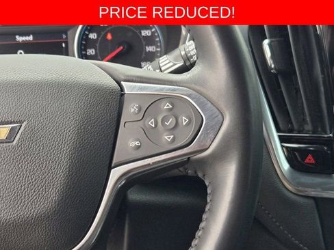 Used 2022 Chevrolet Traverse LT FWD image 30