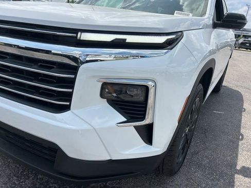New 2026 Chevrolet Traverse LT FWD image 9