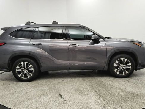 Used 2021 Toyota Highlander XLE FWD image 6