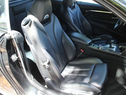 Used 2015 BMW M4 Convertible image 17