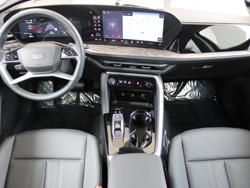 Certified 2025 Audi Q5 Premium w/ Convenience Package AWD/4WD image 26