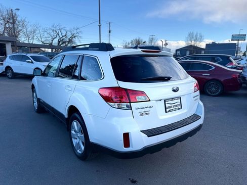 Used 2012 Subaru Outback 2.5i Limited w/ Moonroof Pkg image 6