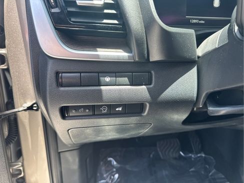 Certified 2024 Nissan Rogue Platinum FWD image 17