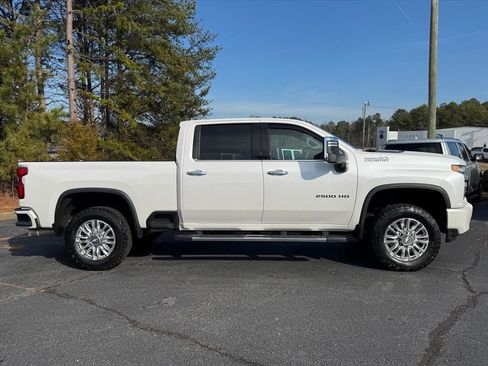 Used 2020 Chevrolet Silverado 2500 High Country w/ Z71 Off-Road Package image 2