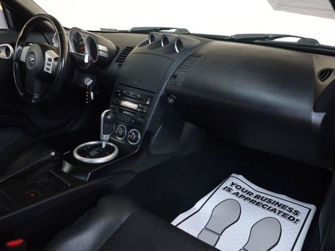 Used 2004 Nissan 350Z Touring RWD image 25