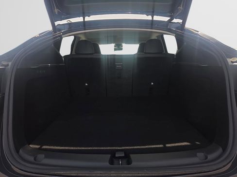 Used 2025 Tesla Model Y Long Range RWD image 10