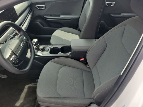 Used 2025 Kia K4 FWD image 17