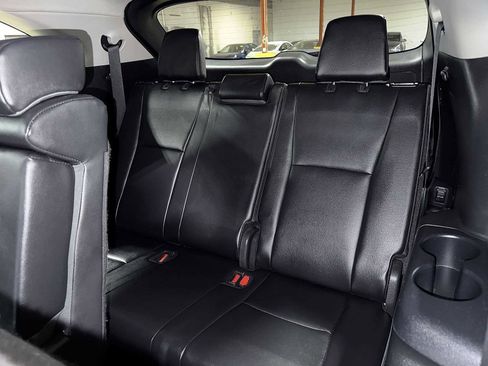 Certified 2024 Toyota Highlander XLE AWD/4WD image 18