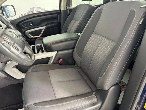Used 2021 Nissan Titan SV w/ SV Convenience Package AWD/4WD image 33