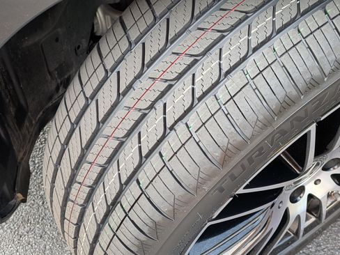 Used 2025 Mercedes-Benz C 300 Sedan image 12