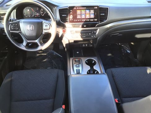 Used 2024 Honda Ridgeline Sport image 15