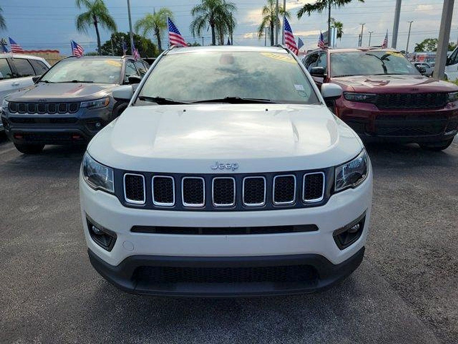 Certified 2019 Jeep Compass Latitude w/ Popular Equipment Group FWD image 2