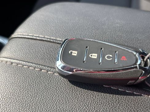 Used 2025 Chevrolet Blazer LT FWD image 21