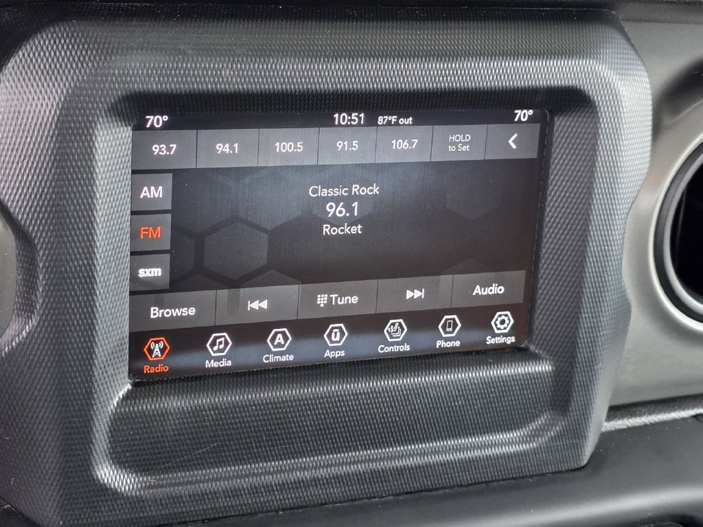 Used 2021 Jeep Gladiator Sport AWD/4WD image 17