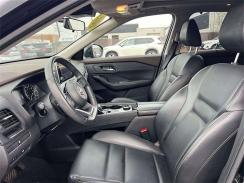 Used 2023 Nissan Rogue SV w/ SV Premium Package image 15