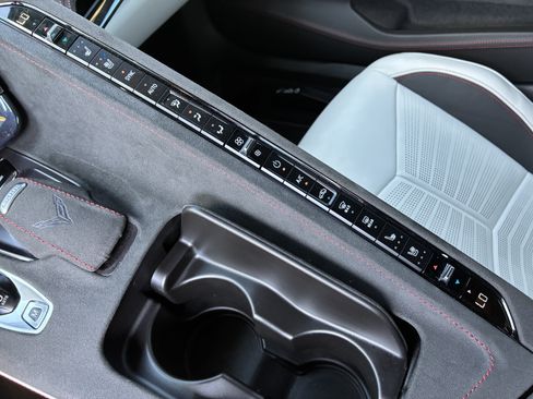 Used 2023 Chevrolet Corvette Stingray Premium Cpe w/ Z51 Performance Package RWD image 36
