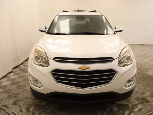 Used 2017 Chevrolet Equinox Premier w/ Enhanced Convenience Package AWD/4WD image 4