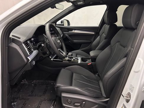 Used 2025 Audi Q5 2.0T Premium Plus w/ Premium Plus Package AWD/4WD image 12